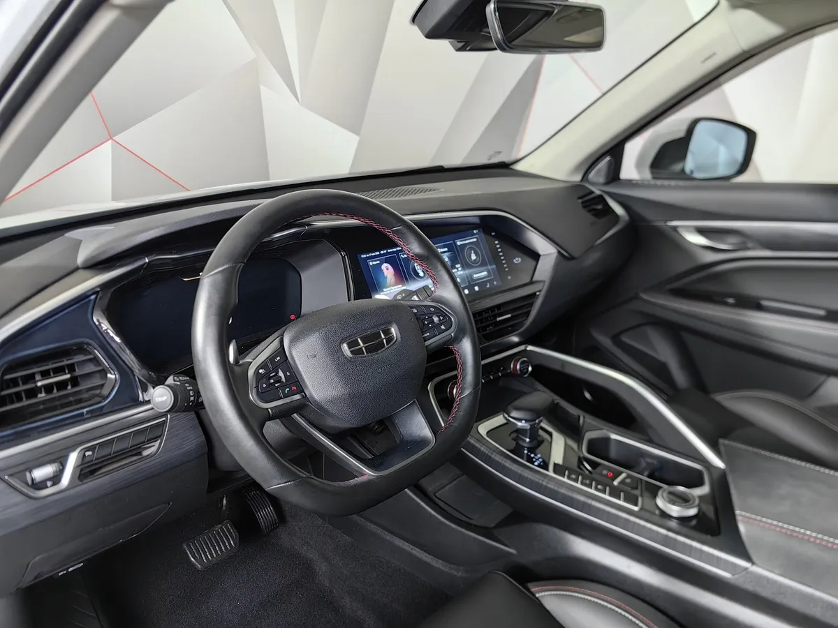 Geely Tugella 2.0 AT AWD (238 л.с.) Flagship Белый в АВИЛОН. Слайд №18