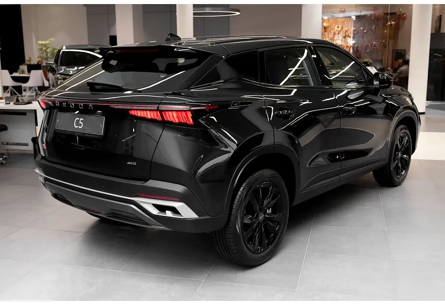 Omoda C5 1.6T DCT 4WD (150 л.с.) Drive Черный в АВИЛОН. Слайд №3