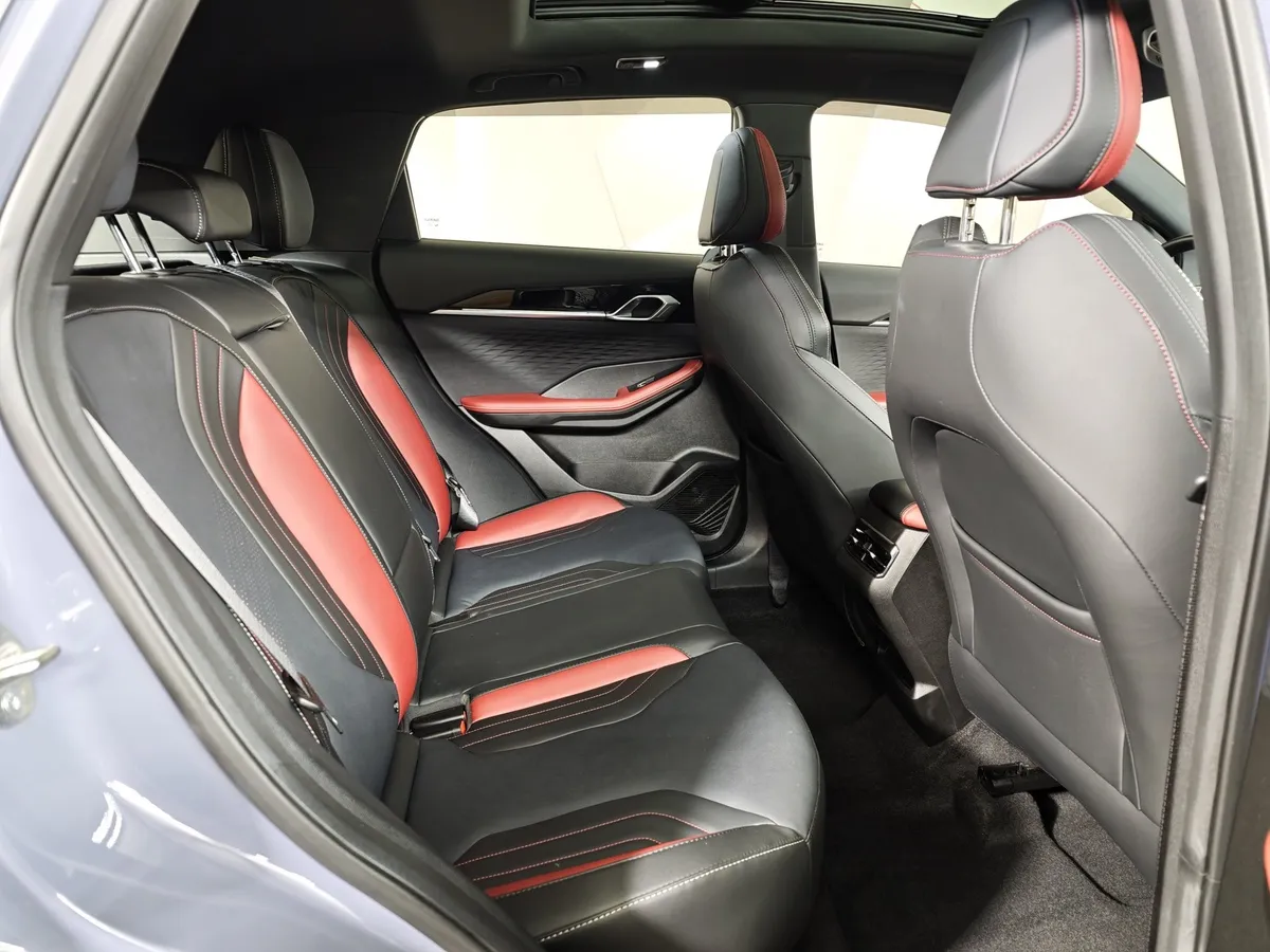 Geely Coolray 1.5T 7DCT 2WD (150 л.с.) Flagship Sport Серый в АВИЛОН. Слайд №16