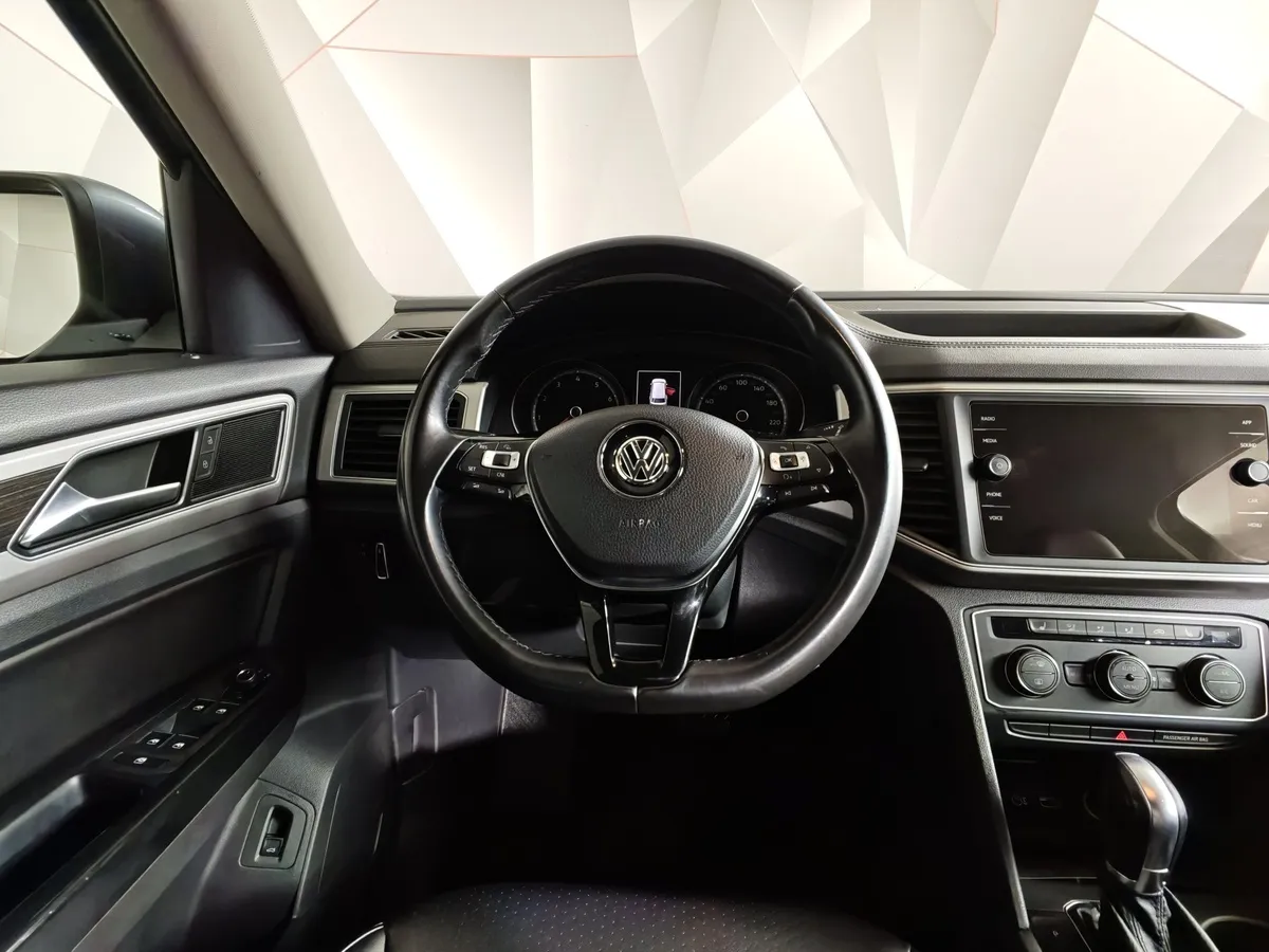 Volkswagen Teramont 2.0T AT 4Motion (220 л.с.) Status Серый в АВИЛОН. Слайд №19