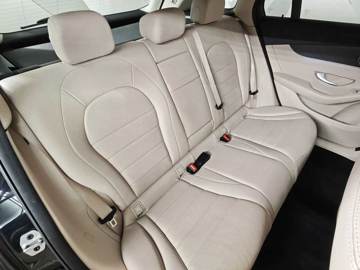 Mercedes-Benz GLC 300 d 9G-TRONIC 4MATIC (245 л.с.) Sport (Локальная сборка) Черный в АВИЛОН. Слайд №17