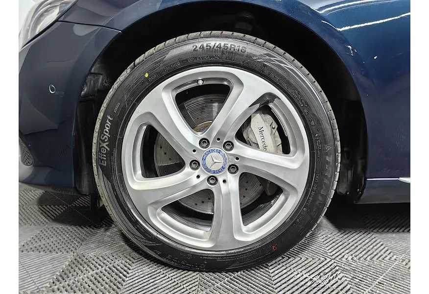 Mercedes-Benz E-Класс E 400 d 4MATIC 9G-TRONIC (333 л.с.) Luxury Зеленый в АВИЛОН. Слайд №9