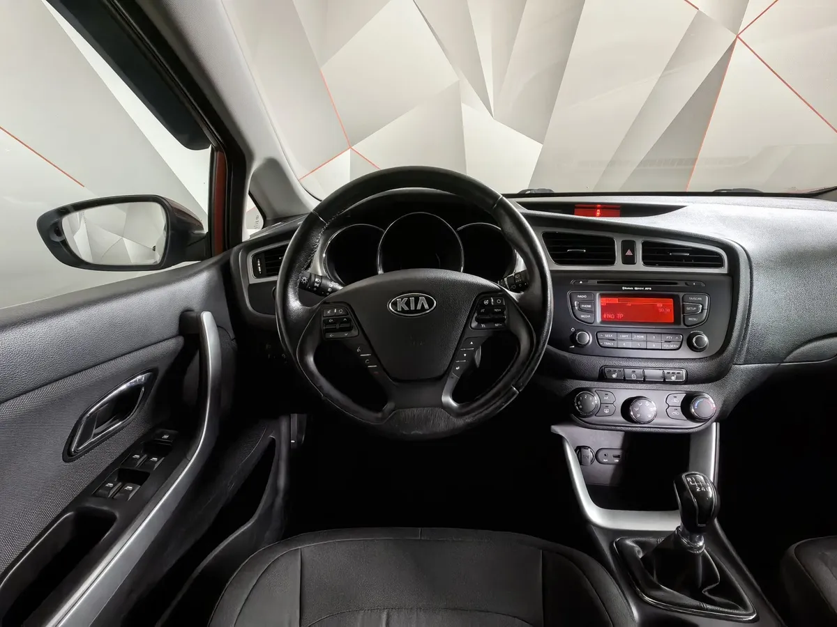 Kia Ceed 1.6 MT (130 л.с.) Classic Красный в АВИЛОН. Слайд №20