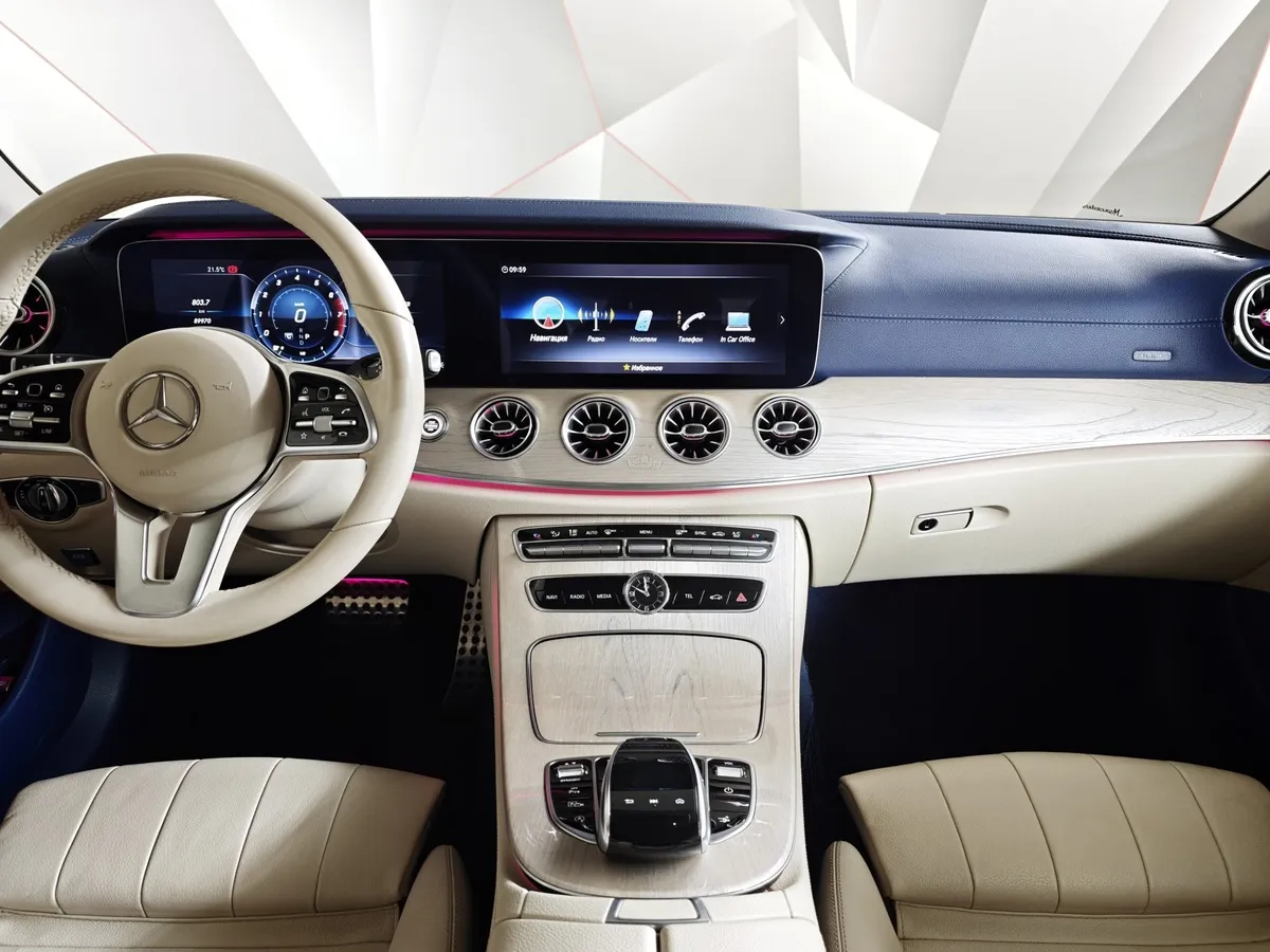 Mercedes-Benz E-Класс E 200 4MATIC G-TRONIC (184 л.с.) Sport Красный в АВИЛОН. Слайд №15