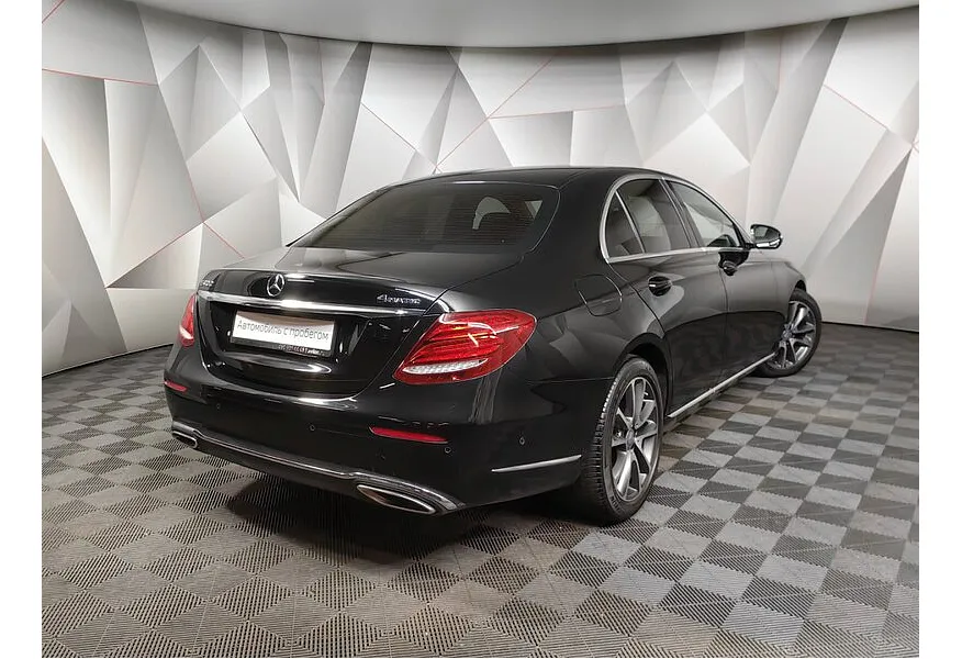 Mercedes-Benz E-Класс E 400 d 4MATIC 9G-TRONIC (333 л.с.) Luxury Черный в АВИЛОН. Слайд №8