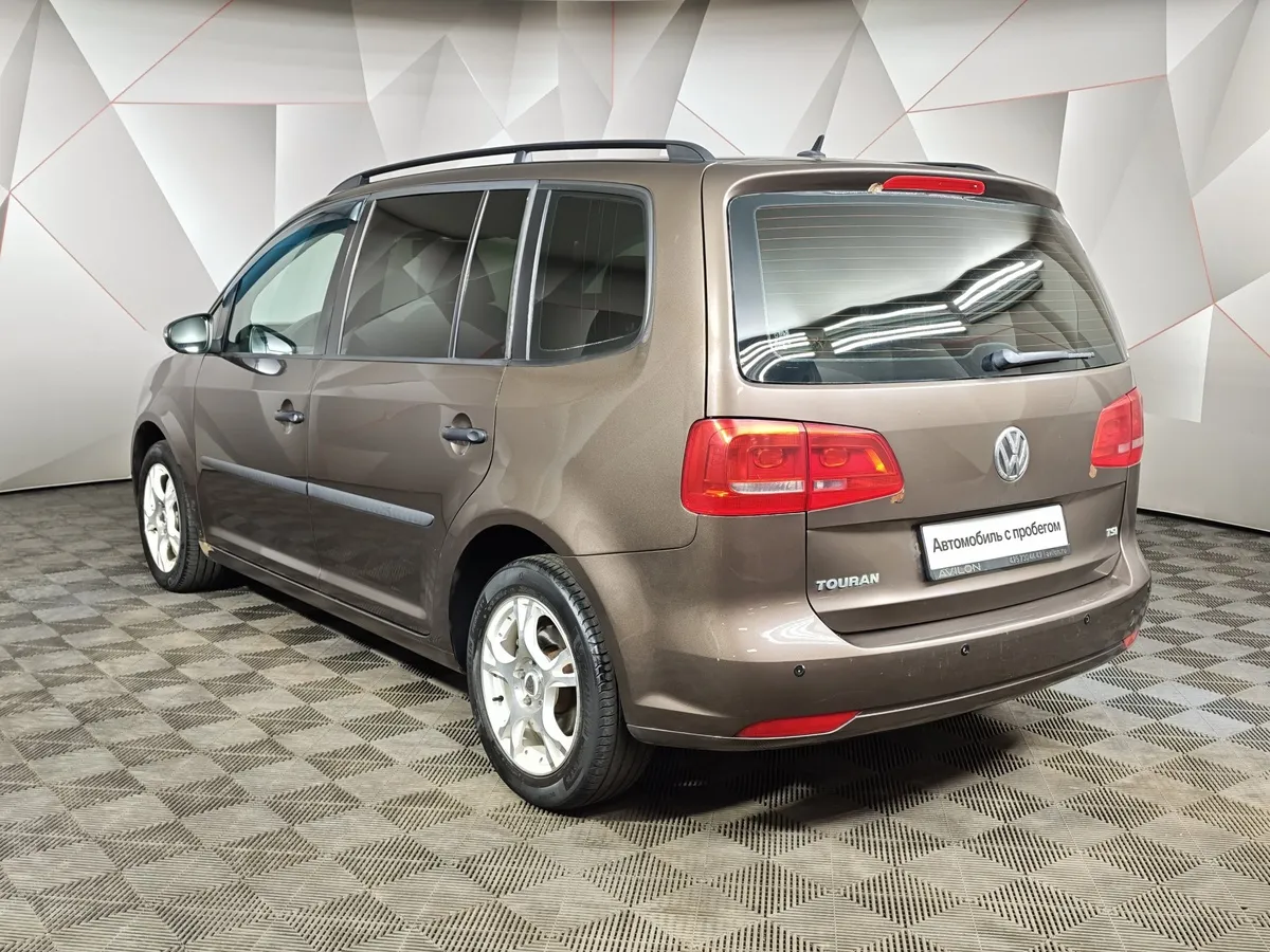 Volkswagen Touran 1.4 TSI DSG (140 л.с.) Trendline Коричневый в АВИЛОН. Слайд №4