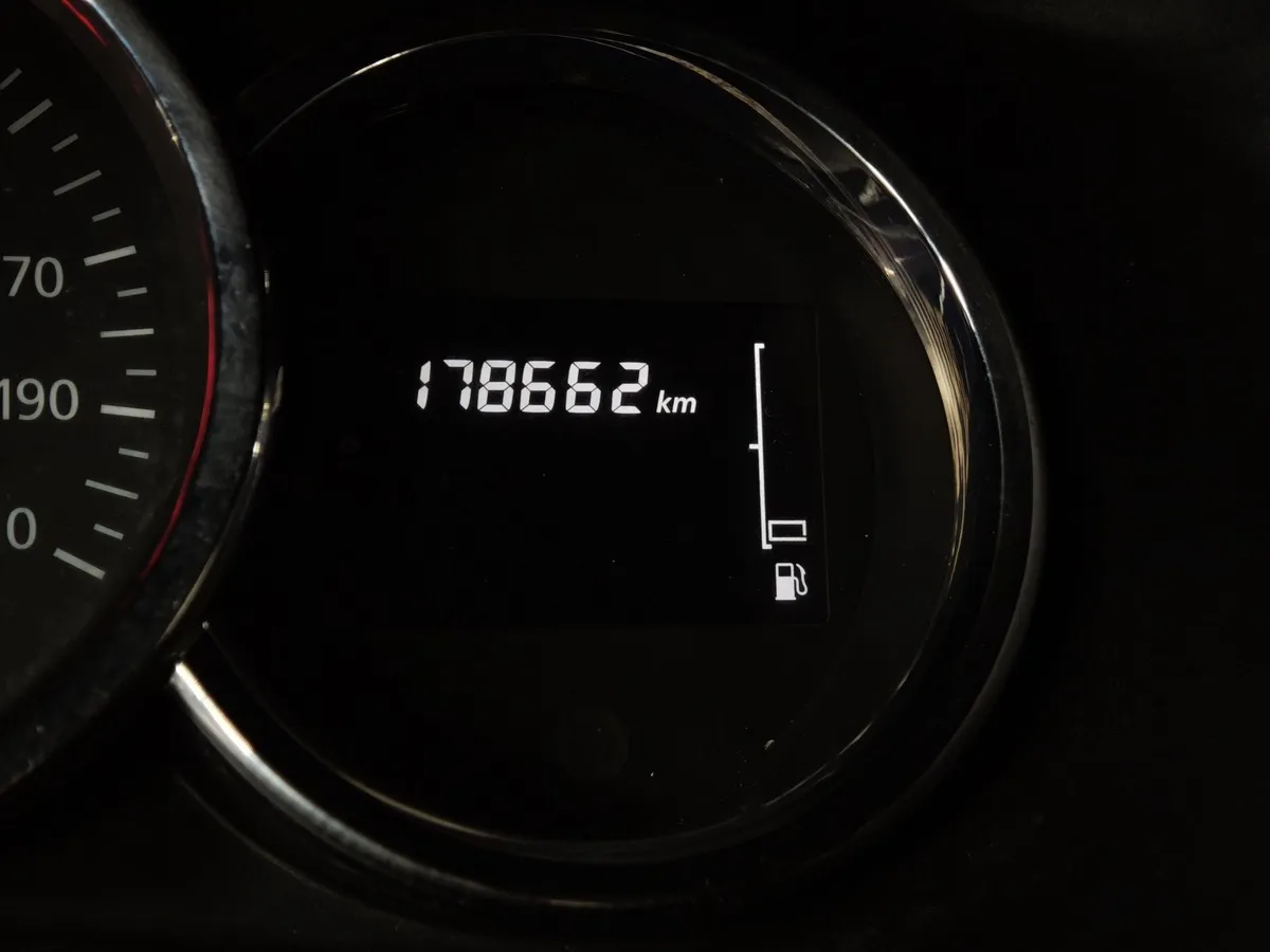 Renault Logan 1.6 MT (82 л.с.) Белый в АВИЛОН. Слайд №17