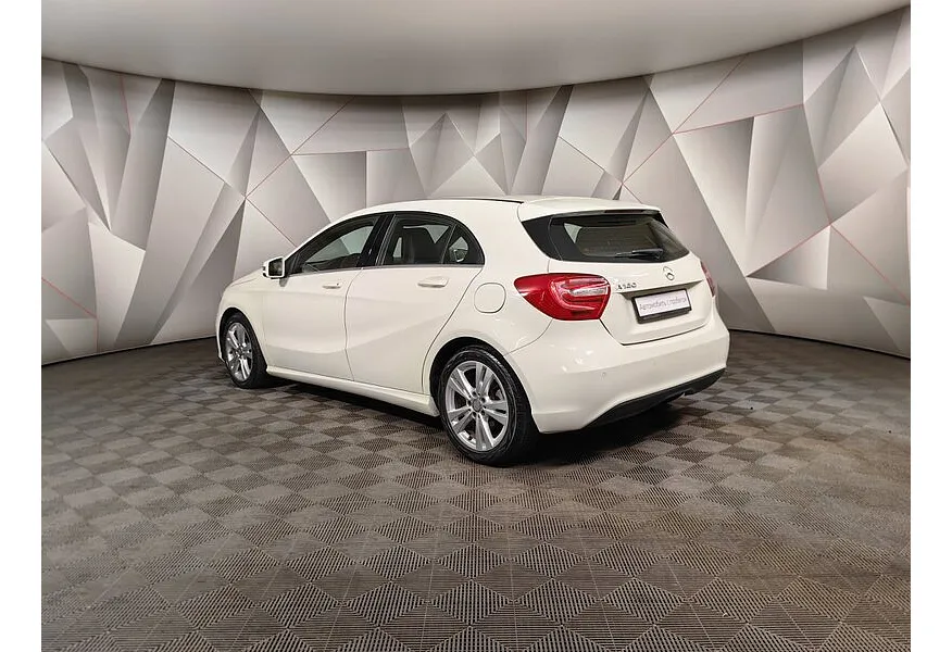 Mercedes-Benz A-Класс 180 7G-DCT (122 л.с.) Белый в АВИЛОН. Слайд №4
