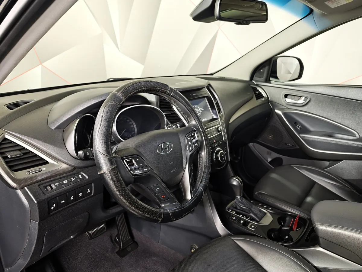 Hyundai Santa Fe 2.2 CRDi AWD 8AT (200 л.с.) High-Tech Черный в АВИЛОН. Слайд №18