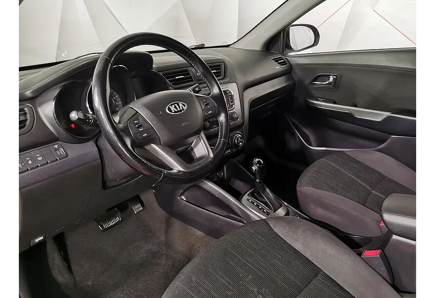 Kia Rio 1.6 AT (123 л.с.) Красный в АВИЛОН. Слайд №14