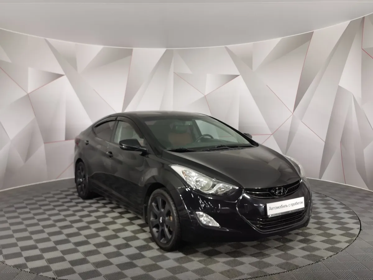 Hyundai Elantra 1.8 AT (150 л.с.) Sport Черный в АВИЛОН. Слайд №3