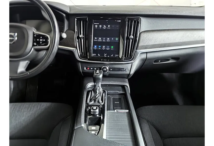 Volvo V90 Cross Country 2.0 D4 AT AWD (190 л.с.) Pro Черный в АВИЛОН. Слайд №15