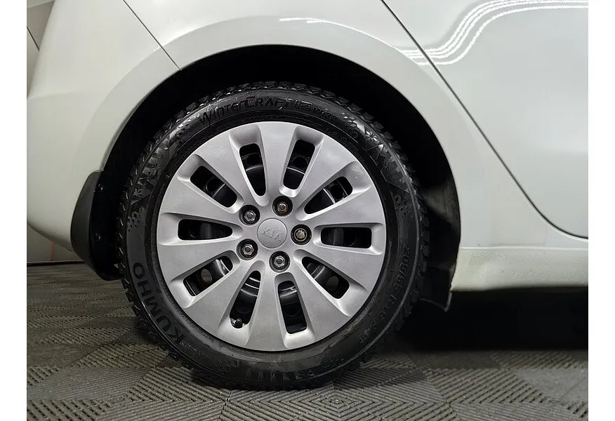 Kia Ceed 1.6 AT (130 л.с.) Comfort Белый в АВИЛОН. Слайд №9