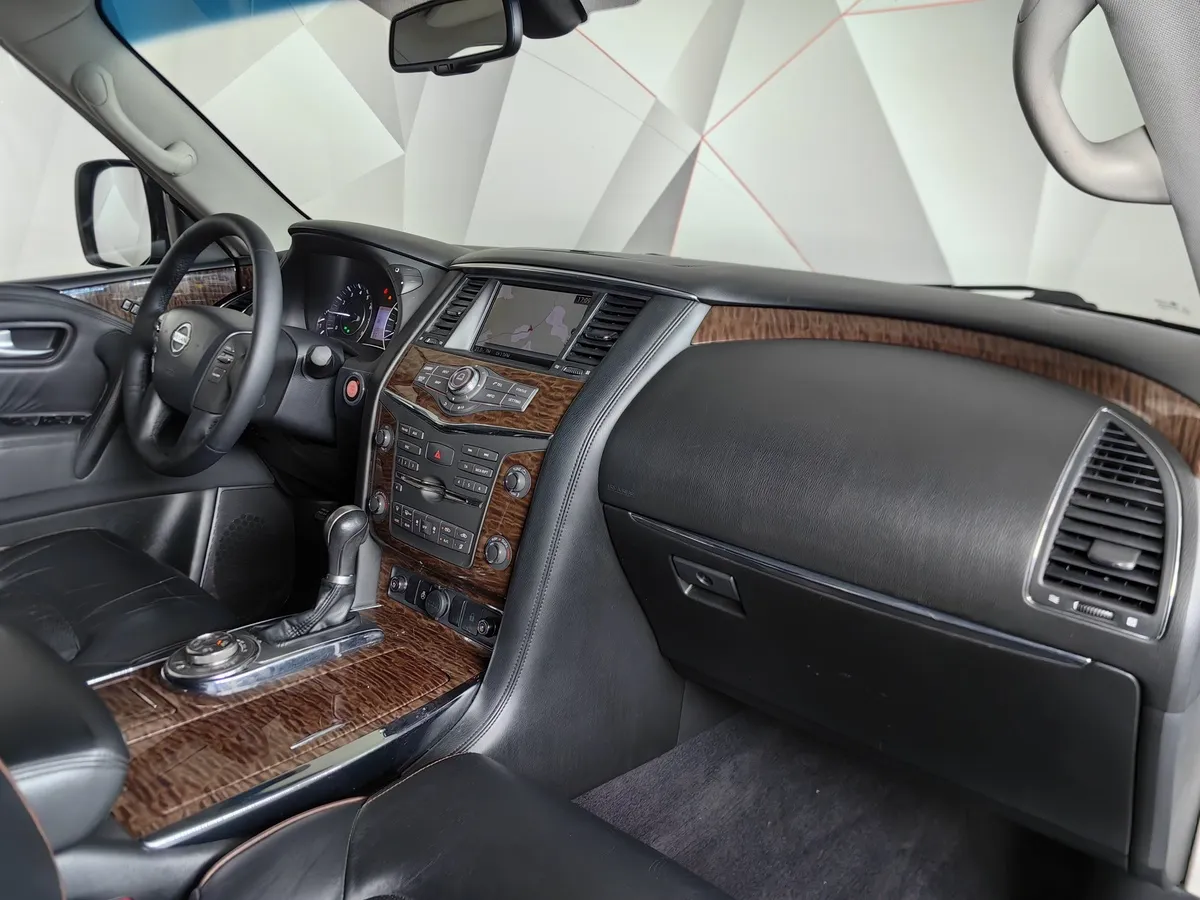 Nissan Patrol 5.6 AT 4WD (405 л.с.) Черный в АВИЛОН. Слайд №13