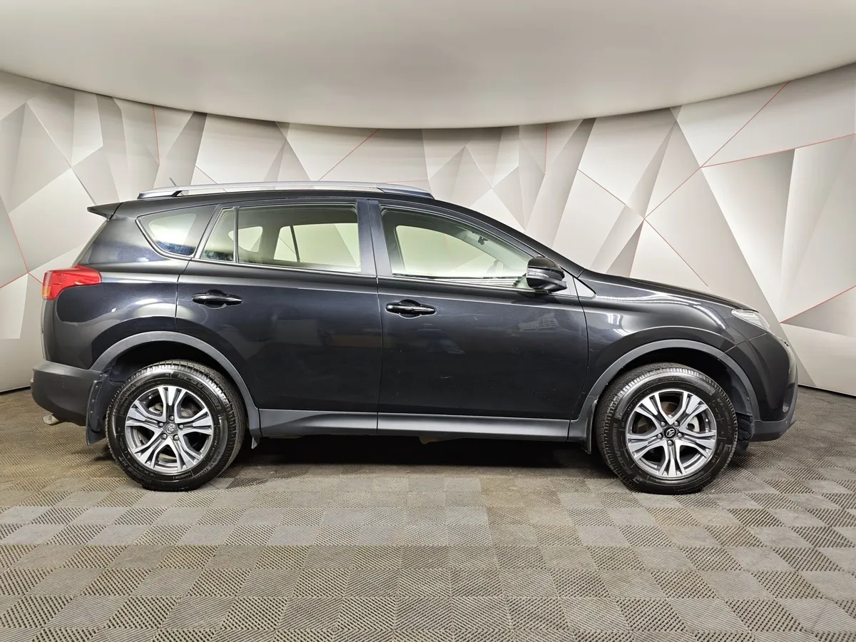 Toyota RAV4 2.2 TD AT (150 л.с.) Черный в АВИЛОН. Слайд №6