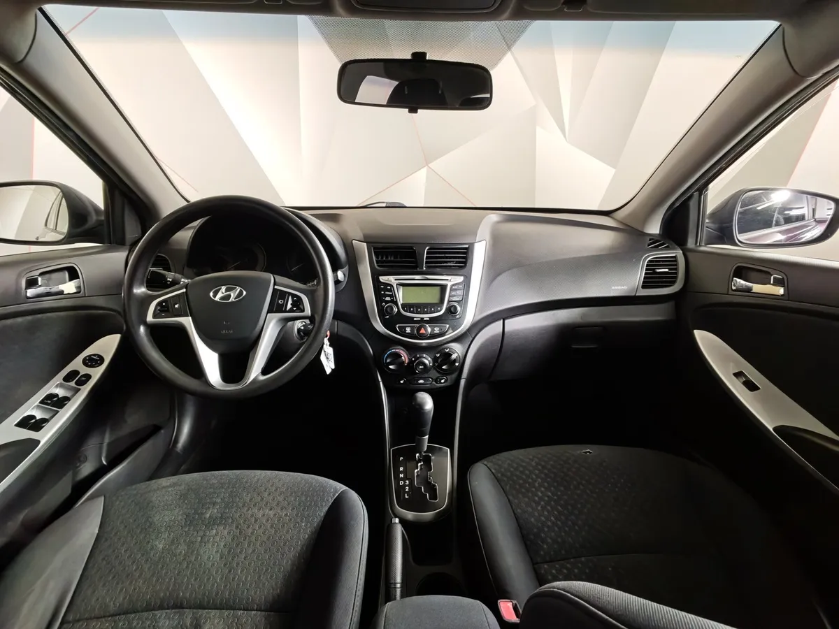 Hyundai Solaris 1.4 AT (100 л.с.) Comfort Фиолетовый в АВИЛОН. Слайд №13