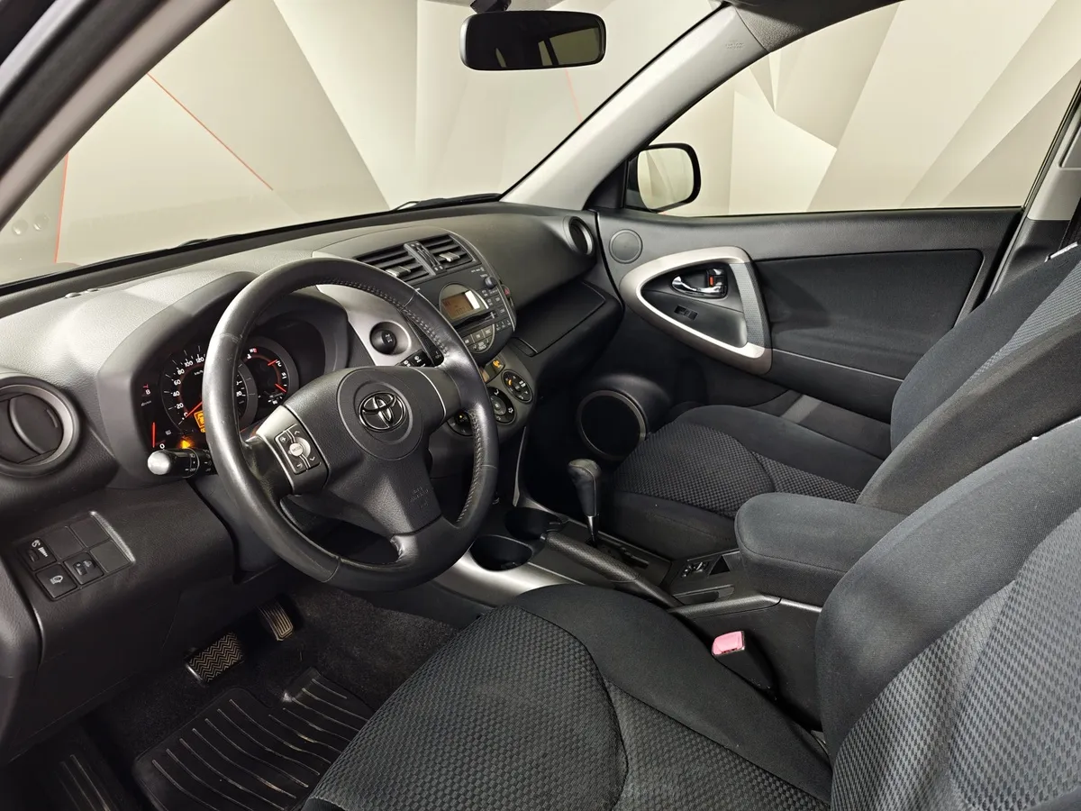 Toyota RAV4 2.0 AT AWD (152 л.с.) Черный в АВИЛОН. Слайд №19