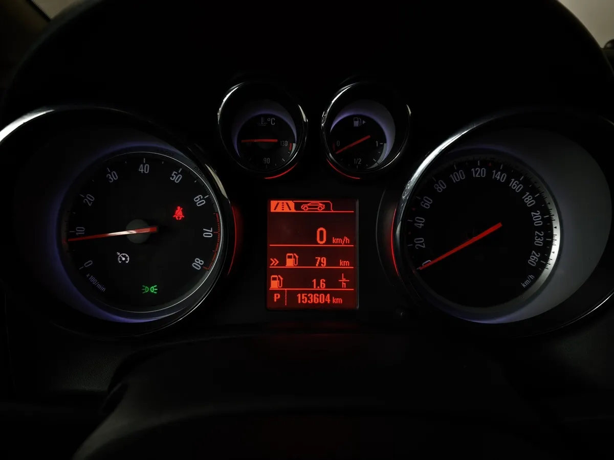 Opel Astra 1.6 Turbo AT (180 л.с.) Cosmo Черный в АВИЛОН. Слайд №18