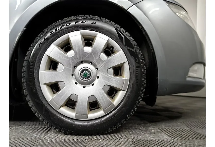 Skoda Superb 1.8 TSI AT (152 л.с.) Серый в АВИЛОН. Слайд №9