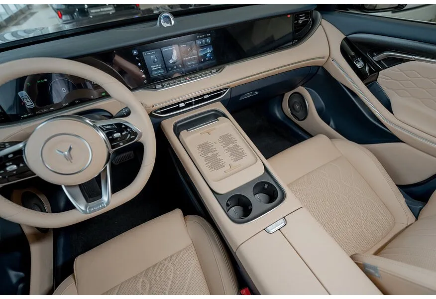 Voyah Free EVR 1.5 AT AWD (489 л.с.) Коричневый в АВИЛОН. Слайд №11