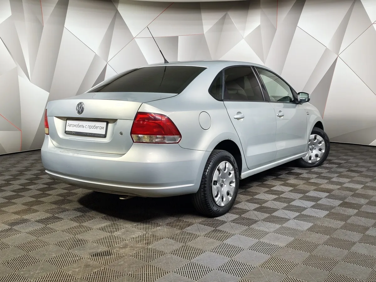 Volkswagen Polo 1.6 Tiptronic (105 л.с.) Comfortline Серебристый в АВИЛОН. Слайд №2