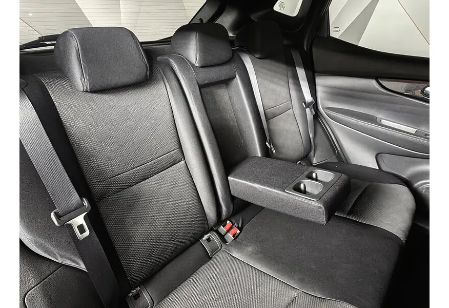 Nissan Qashqai 2.0 MT (144 л.с.) Красный в АВИЛОН. Слайд №15