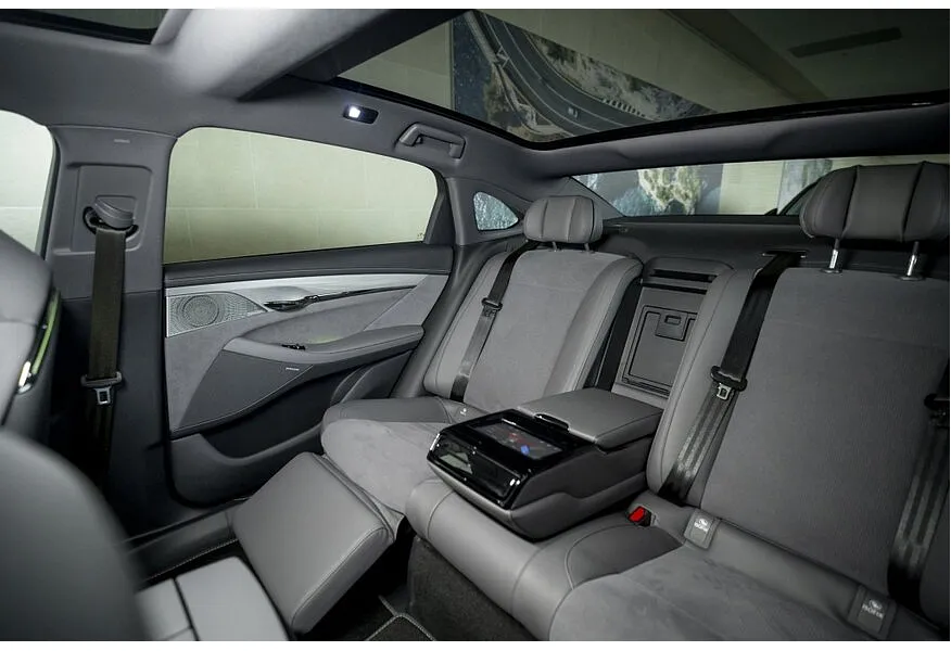 Voyah Passion 1.5 AT AWD (530 л.с.) Executive Фиолетовый в АВИЛОН. Слайд №8