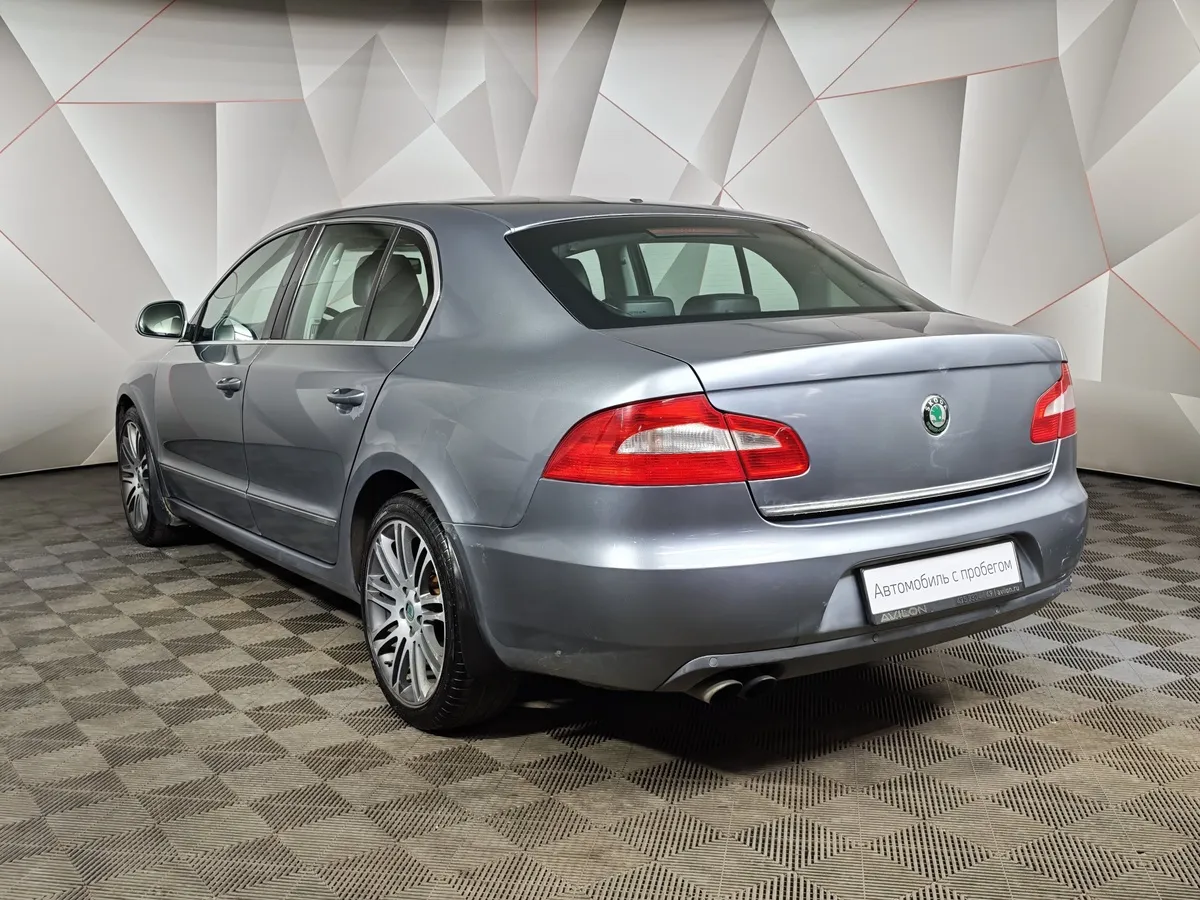 Skoda Superb 1.8 TSI AT (152 л.с.) Серый в АВИЛОН. Слайд №4