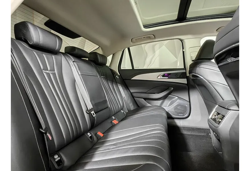 Hongqi H5 2.0 AT (218 л.с.) Basic Черный в АВИЛОН. Слайд №15