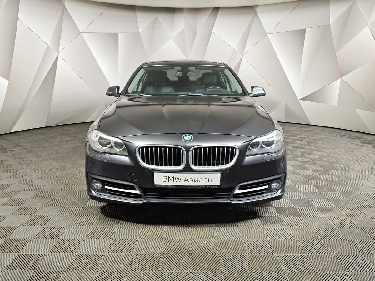 BMW 5 серия 520i AT (184 л.с.) Серый в АВИЛОН. Слайд №3