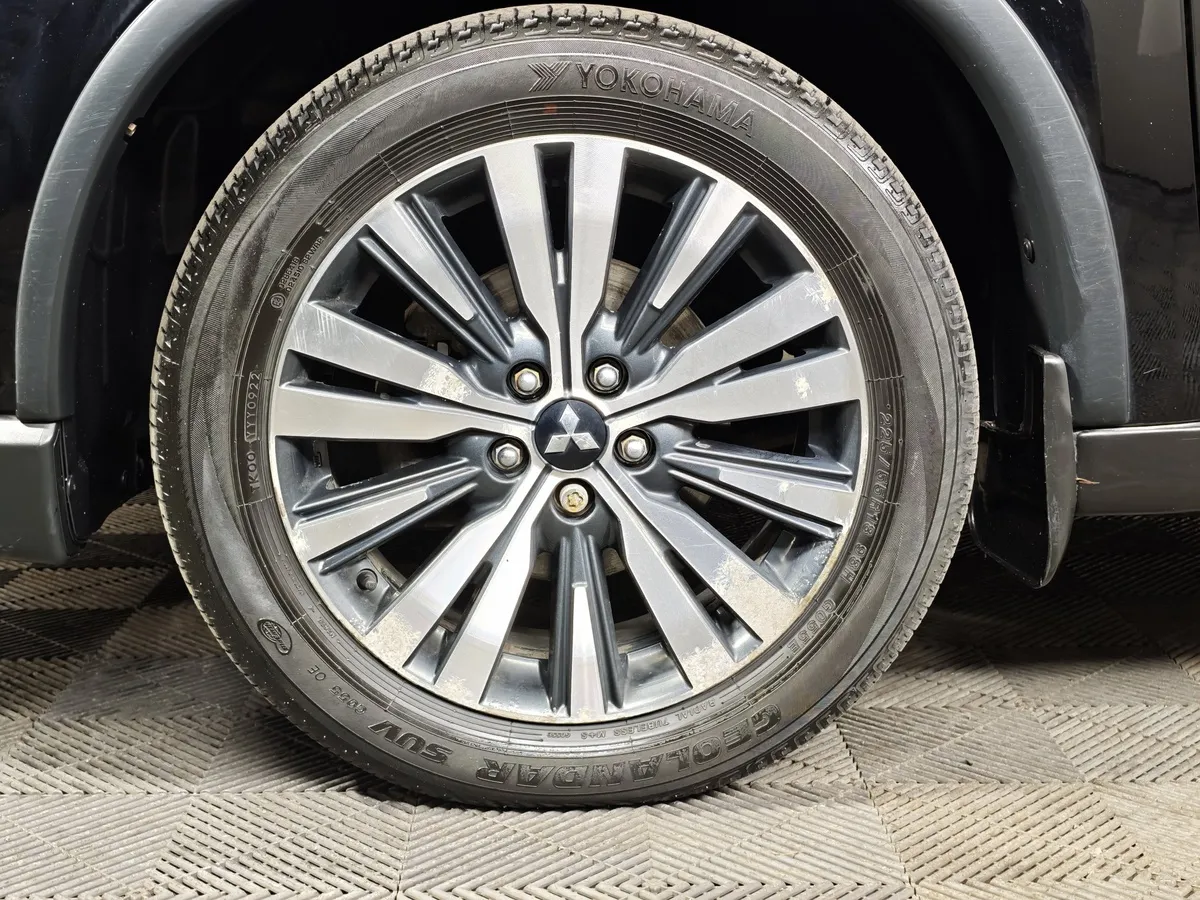 Mitsubishi Outlander 2.0 MIVEC CVT 4WD (146 л.с.) Intense Plus Черный в АВИЛОН. Слайд №9