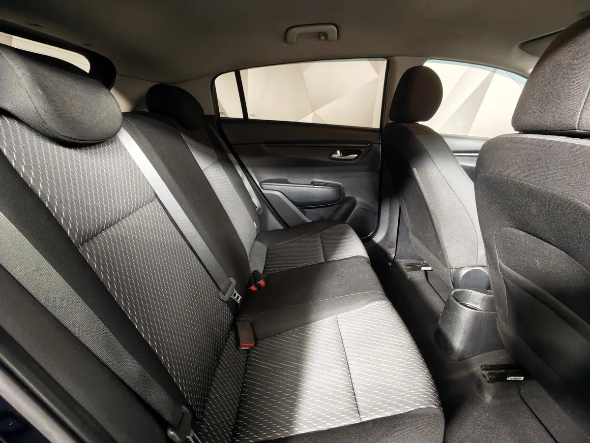 Kia Rio X-Line 1.4 AT (100 л.с.) Черный в АВИЛОН. Слайд №16