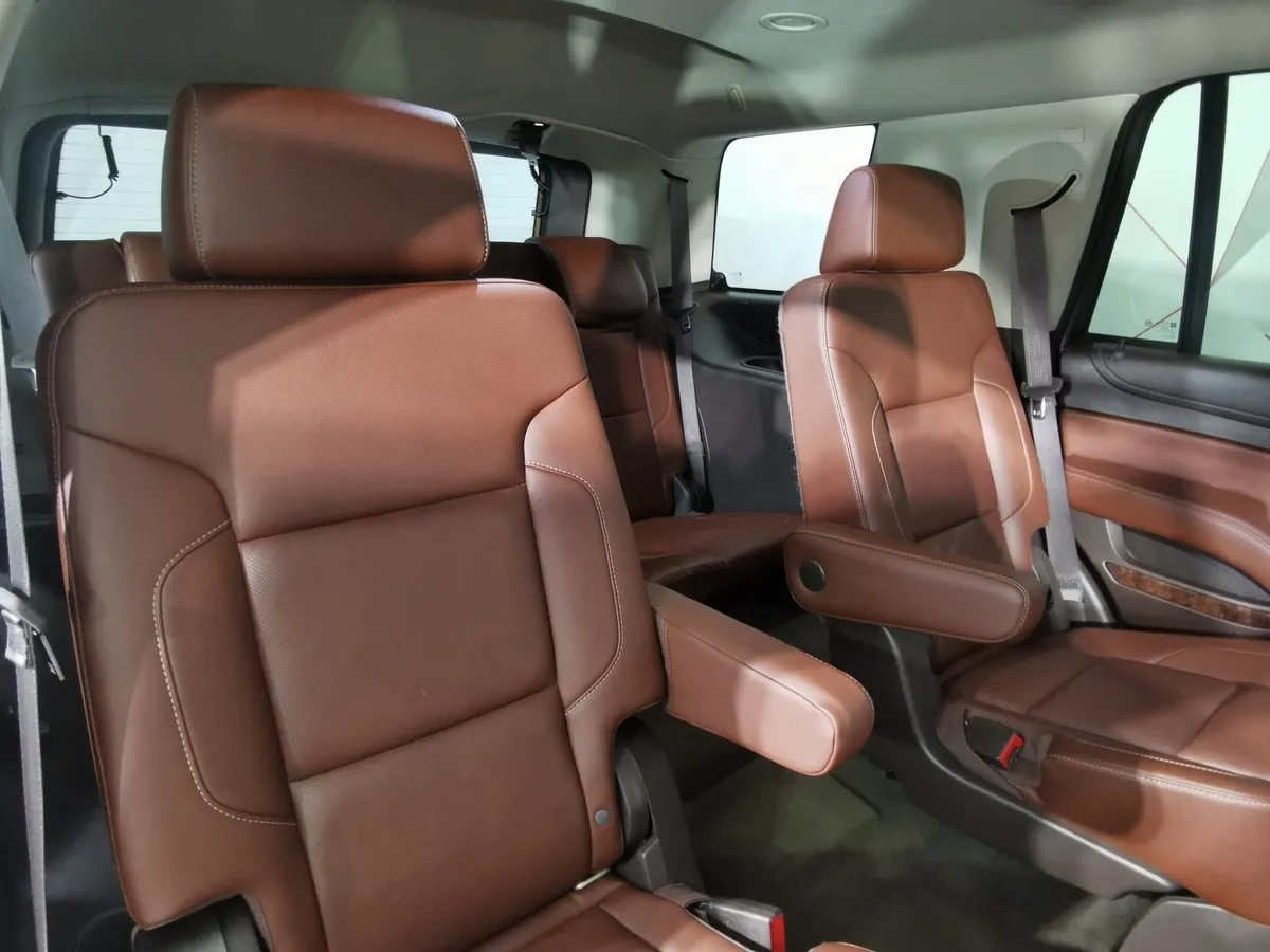 Chevrolet Tahoe 6.2 AT 4WD (409 л.с.) Черный в АВИЛОН. Слайд №16