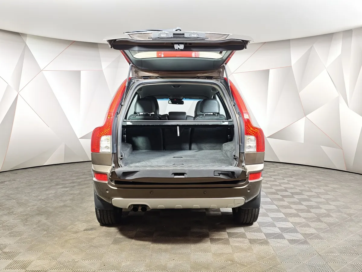 Volvo XC90 2.5 T5 Geartronic AWD (5 мест) (210 л.с.) Коричневый в АВИЛОН. Слайд №12