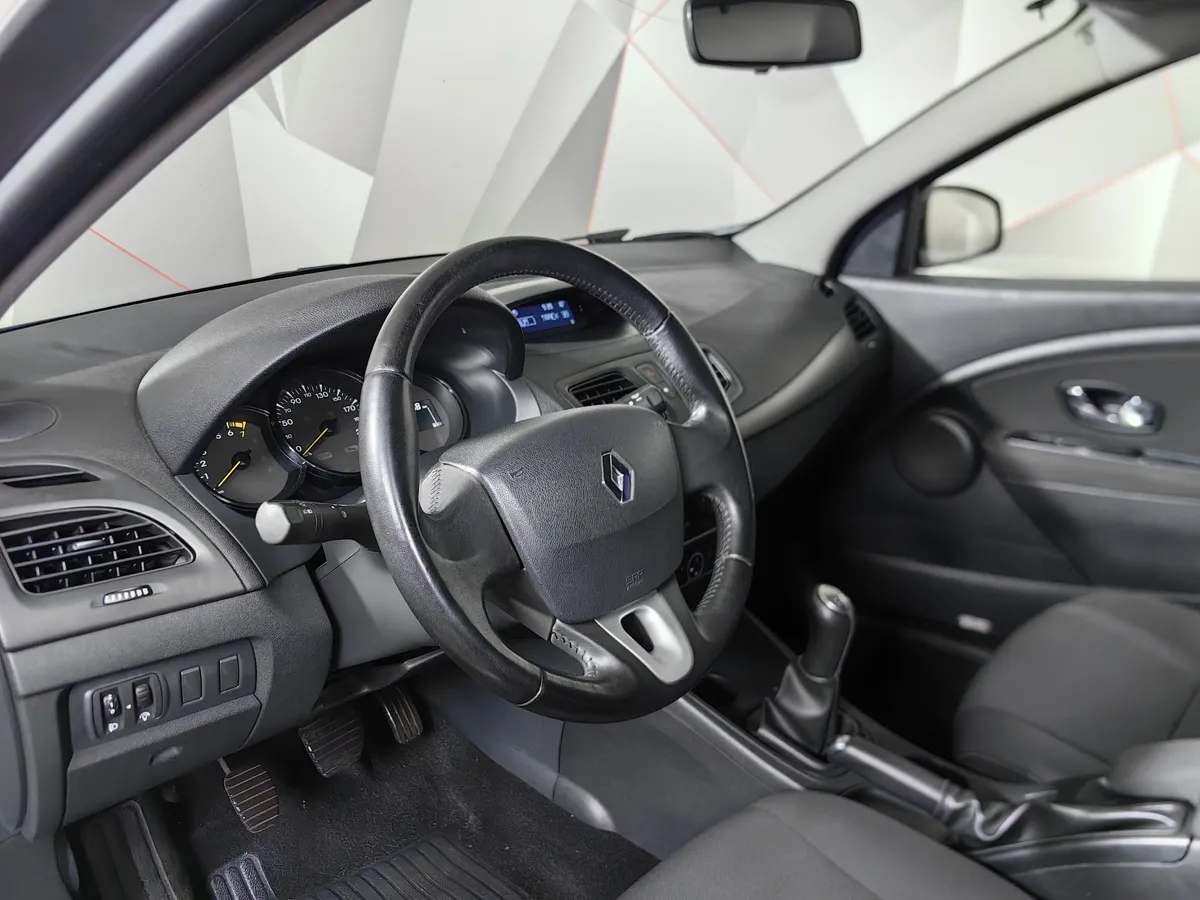 Renault Megane 1.6 MT (106 л.с.) Серый в АВИЛОН. Слайд №19