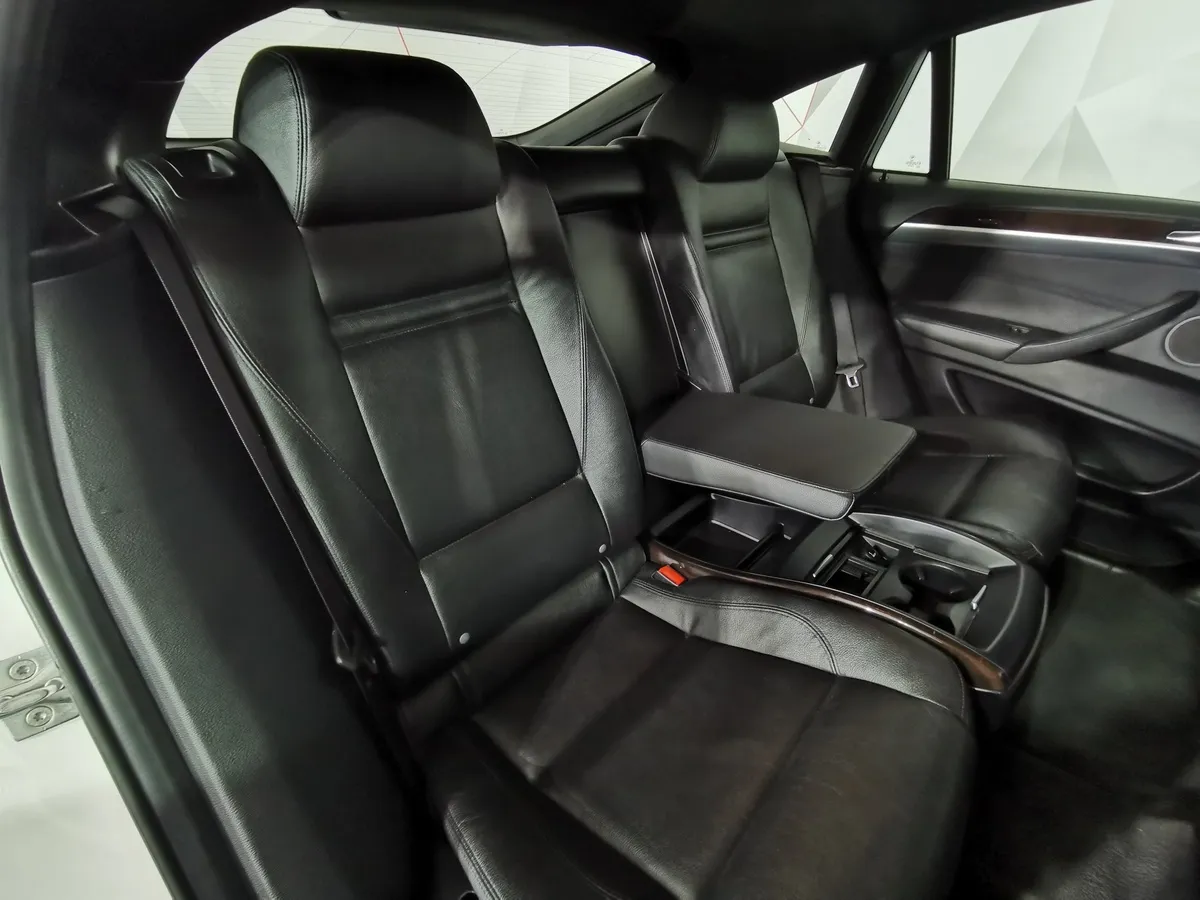 BMW X6 xDrive35i 8AT (306 л.с.) Белый в АВИЛОН. Слайд №14