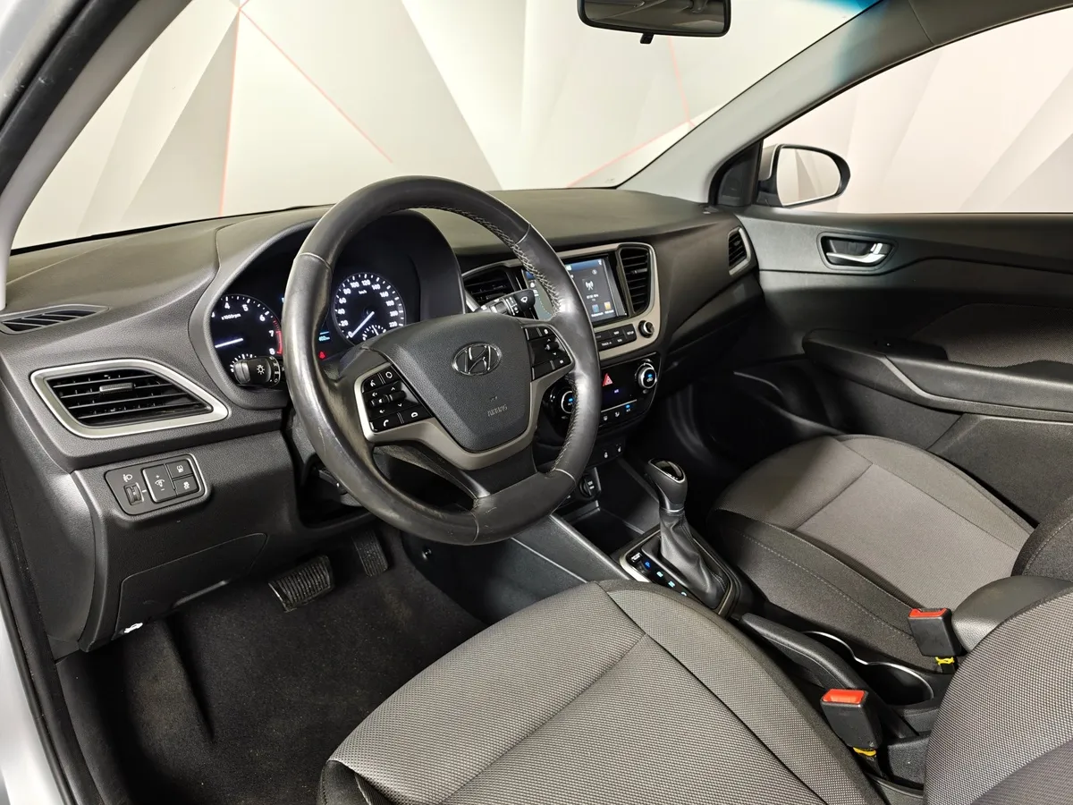 Hyundai Solaris 1.6 AT (123 л.с.) Elegance Серебристый в АВИЛОН. Слайд №19
