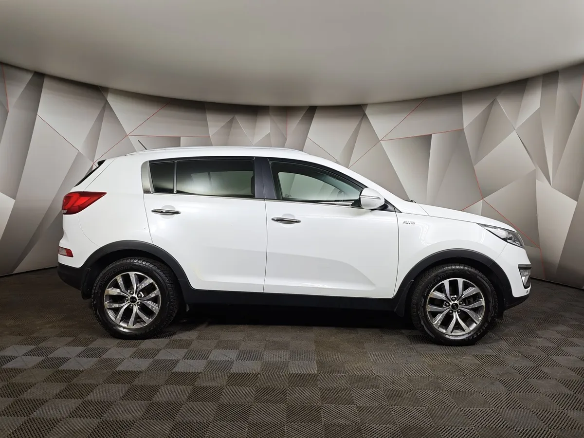 Kia Sportage 2.0 AT AWD (150 л.с.) Белый в АВИЛОН. Слайд №6