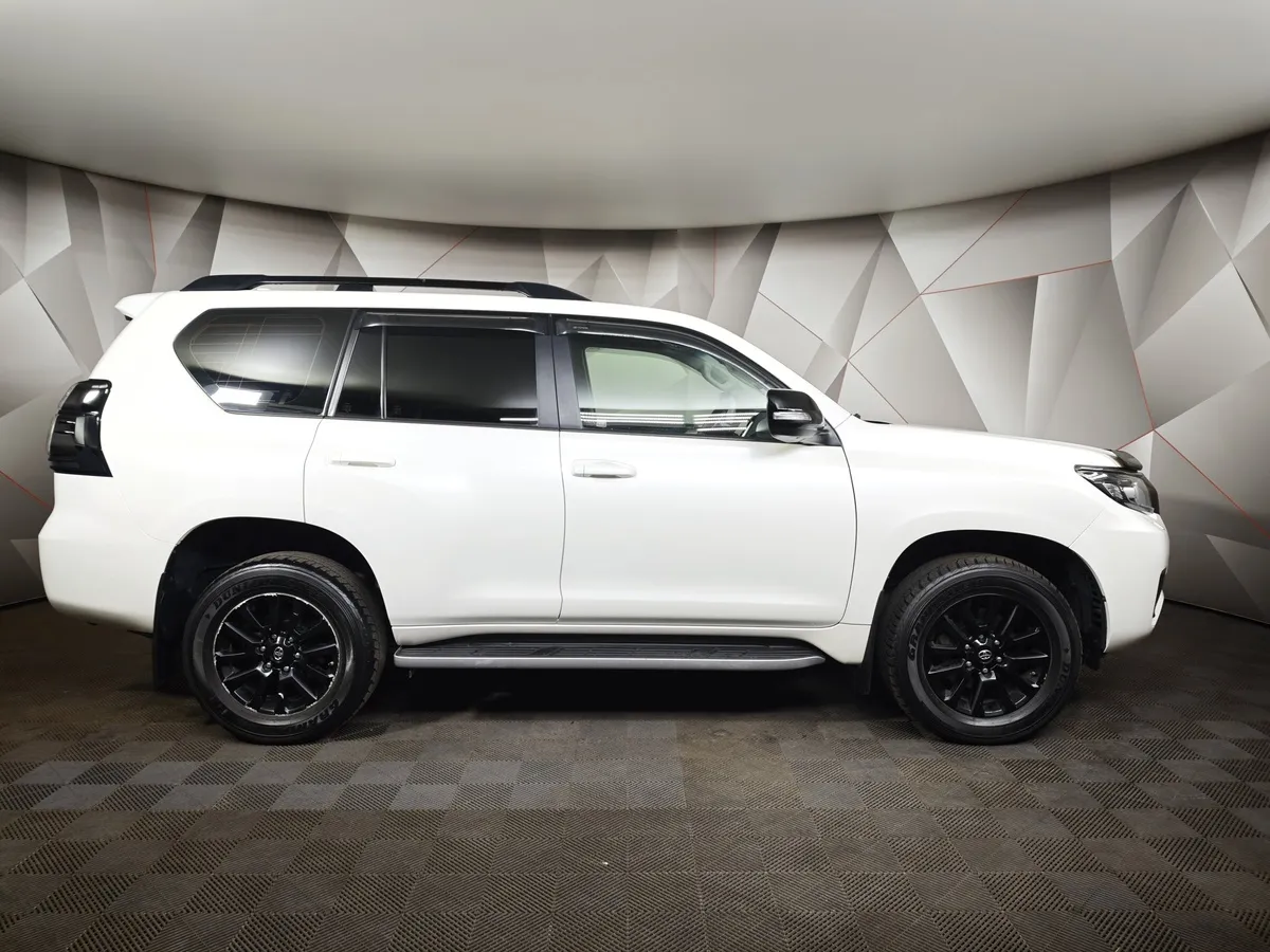 Toyota Land Cruiser Prado 2.8D AT AWD (200 л.с.) Black Vision Белый в АВИЛОН. Слайд №6