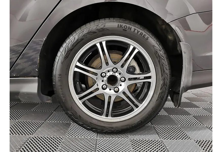 Ford Focus 1.6 Ti-VCT PowerShift (125 л.с.) SYNC Edition Черный в АВИЛОН. Слайд №16