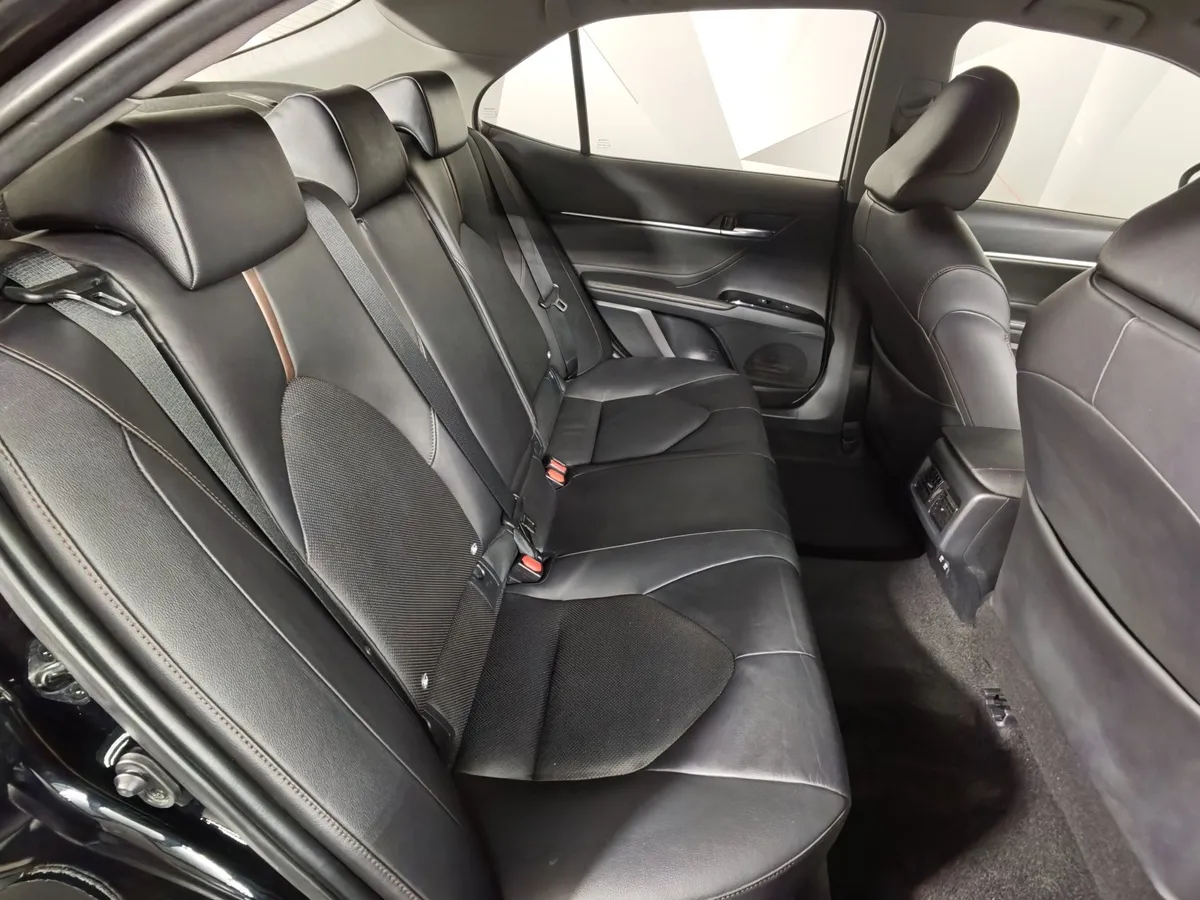 Toyota Camry 2.5 AT (181 л.с.) Черный в АВИЛОН. Слайд №15