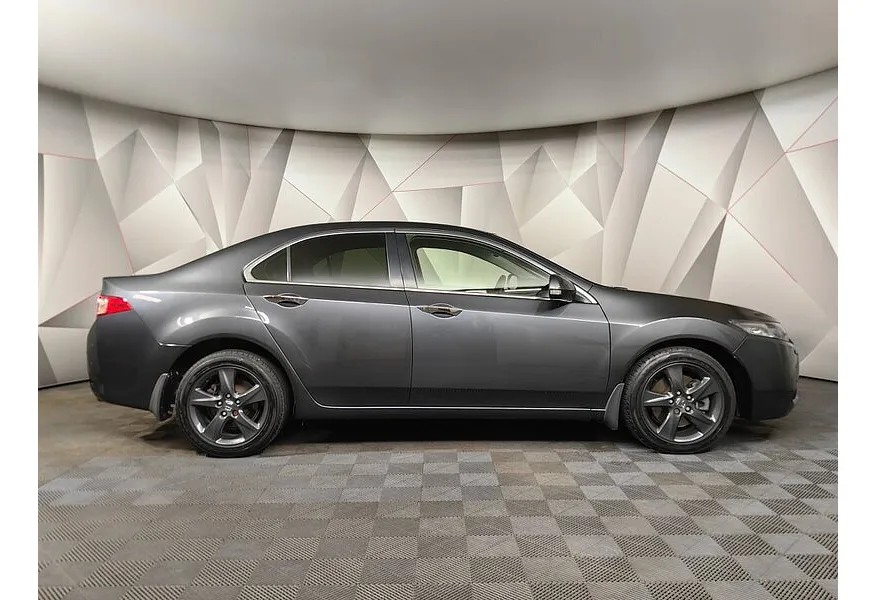 LIVE. Слайд №4