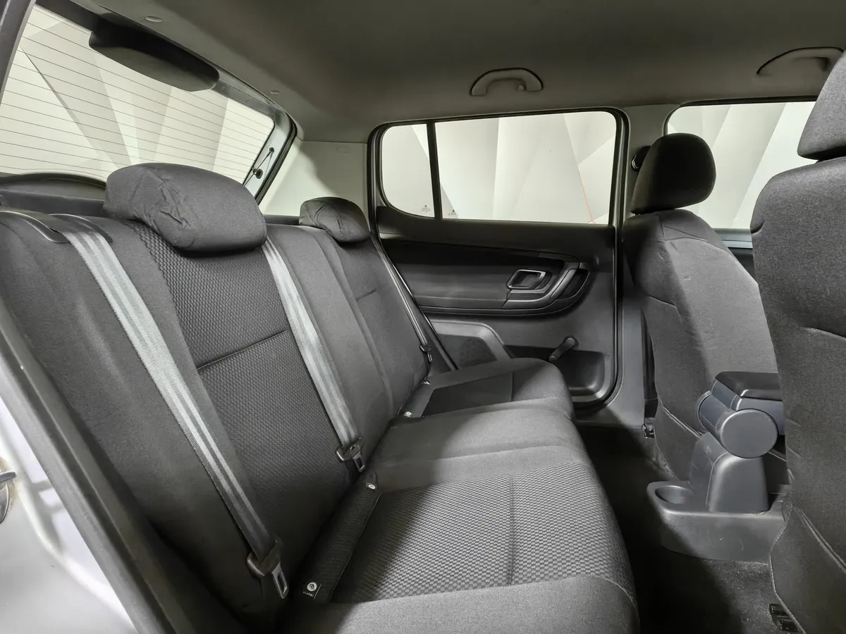 Skoda Fabia 1.6 AT (105 л.с.) Серебристый в АВИЛОН. Слайд №15