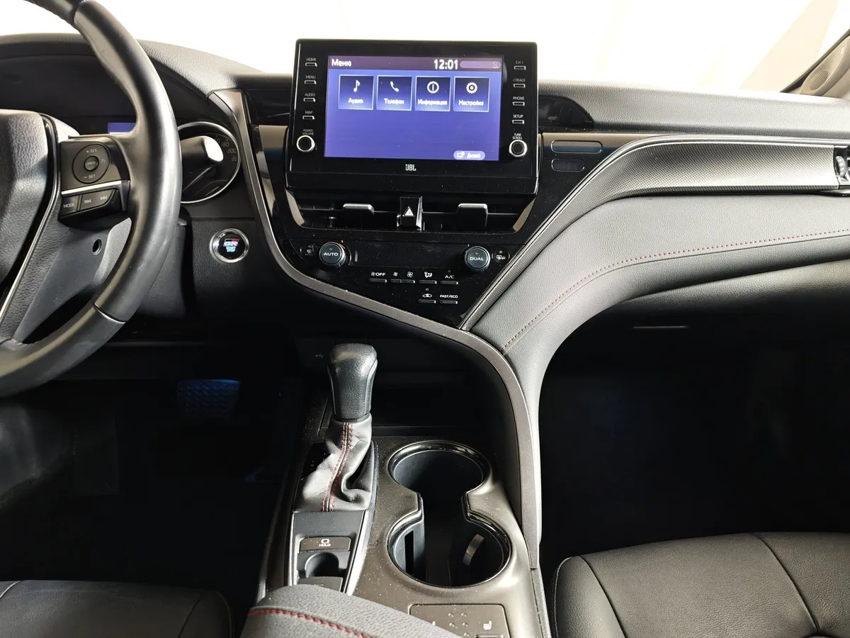 Toyota Camry 2.5 AT (200 л.с.) Красный в АВИЛОН. Слайд №15