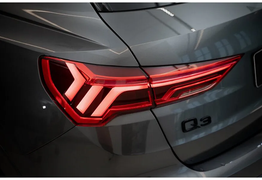 Audi Q3 2.0 45 TFSI S-tronic quattro (220 л.с.) Fashion Dynamic Edition Серый в АВИЛОН. Слайд №18