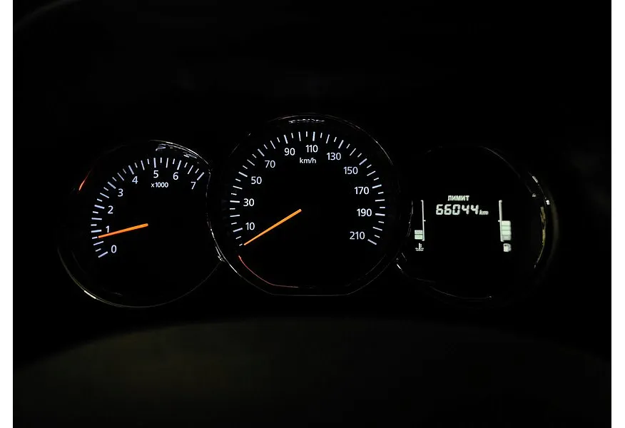 Renault Duster 2.0 MT 4x4 (143 л.с.) Белый в АВИЛОН. Слайд №17