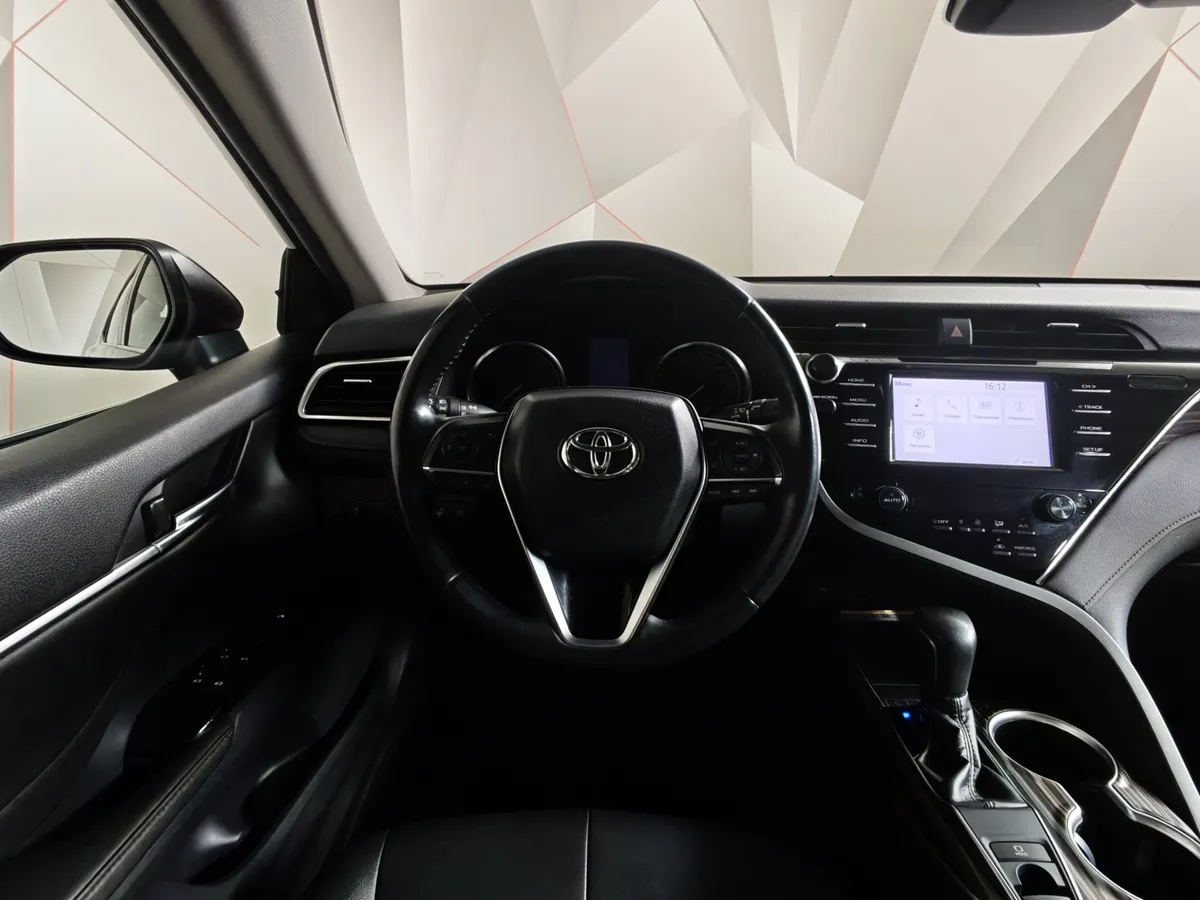 Toyota Camry 2.5 AT (181 л.с.) Черный в АВИЛОН. Слайд №19