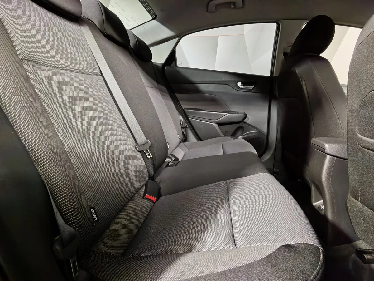 Hyundai Solaris 1.6 AT (123 л.с.) Elegance Черный в АВИЛОН. Слайд №16