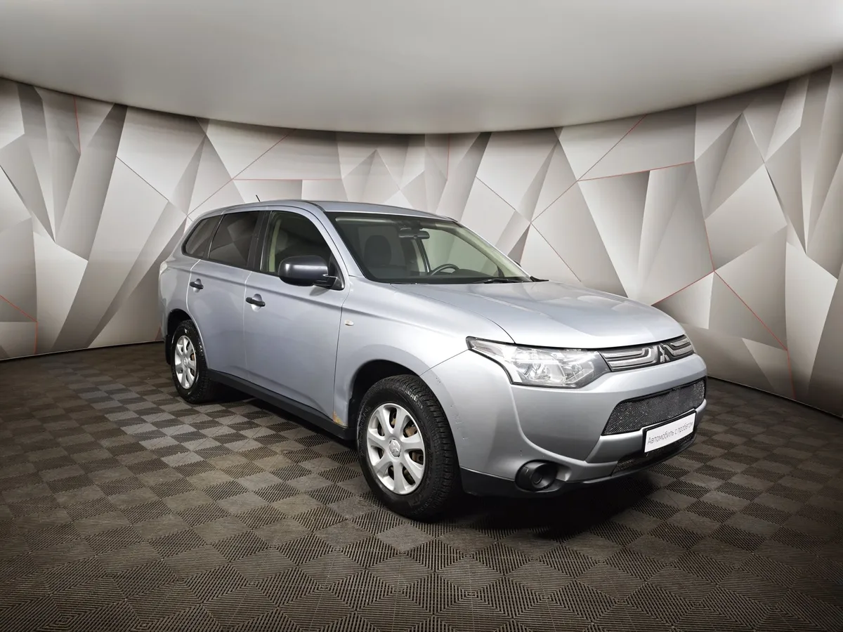 Mitsubishi Outlander 2.0 CVT (146 л.с.) Invite Серебристый в АВИЛОН. Слайд №3