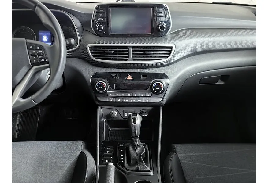 Hyundai Tucson 2.0 (150 л.с.) MPI-6AT-2WD Family Серый в АВИЛОН. Слайд №15